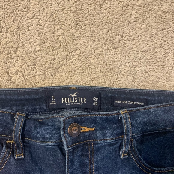 Hollister High Rise Skinny Jeans - Picture 3 of 5
